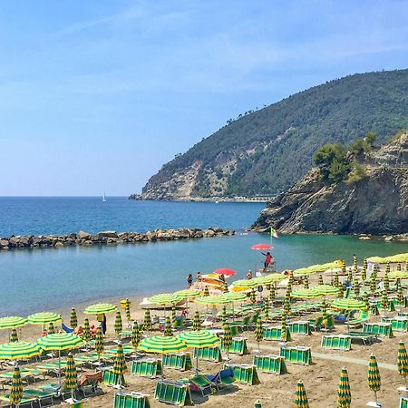 Beautiful Apartment In Moneglia With Kitchen Eksteriør bilde